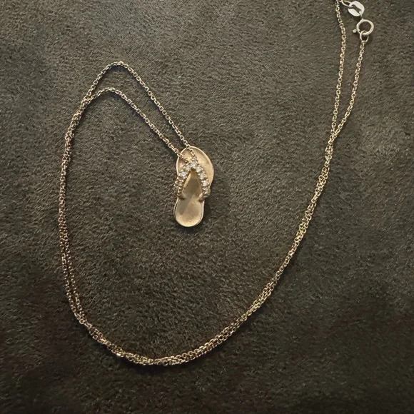 Na Hoku Gold Slipper Pendant Necklace - Picture 3 of 4